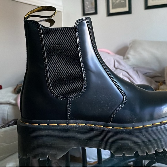 Doc Martens Smooth Leather Platform Chelsea Boot - Picture 2 of 5